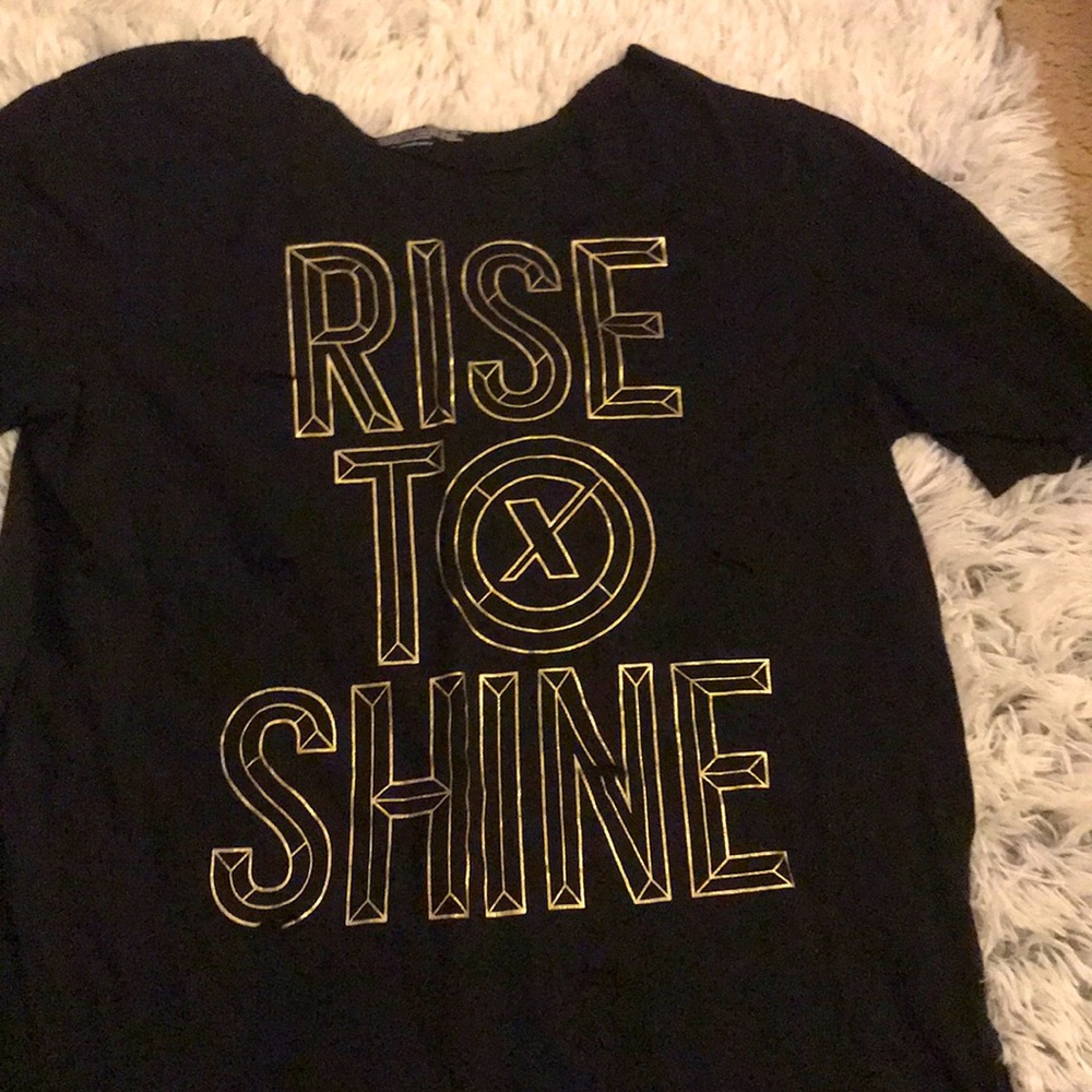 Black rustic t-shirt with holes 🖤